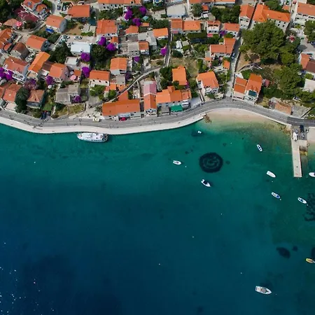 Captain's House, Bol-brac Apartment