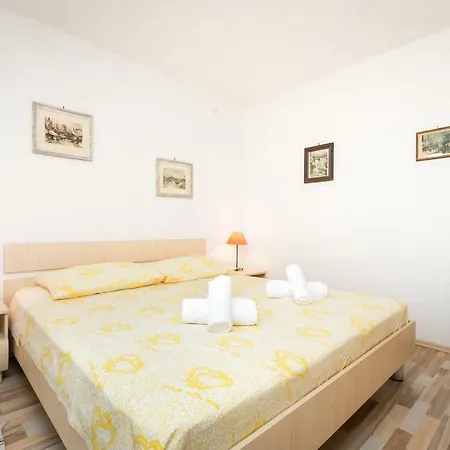 Apartment Captain's House, Bol-brac *