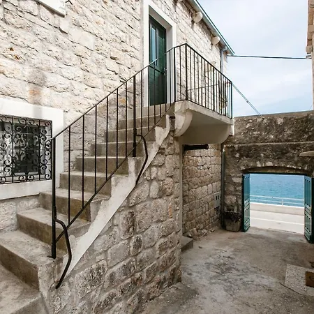 Apartment Captain's House, Bol-brac *