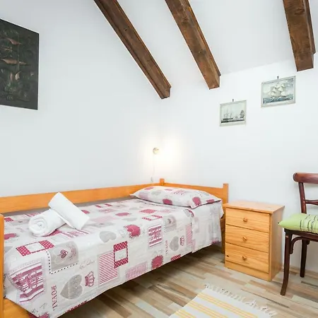 Captain's House, Bol-brac Apartment Bol