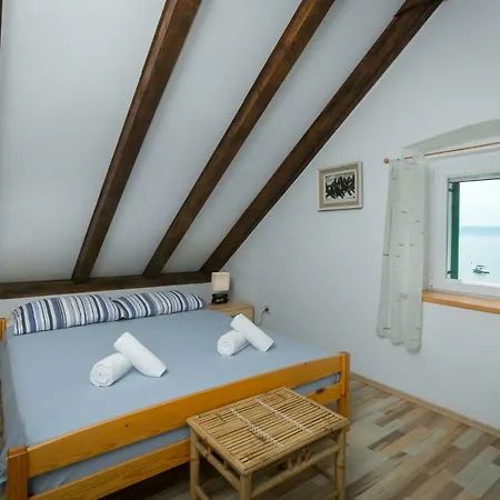 Apartment Captain's House, Bol-brac