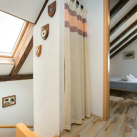 Apartment Captain's House, Bol-brac